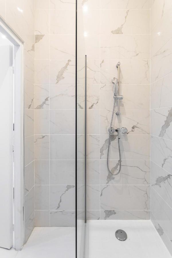Love Room Jacuzzi Sauna Privatif Marseille Exterior photo
